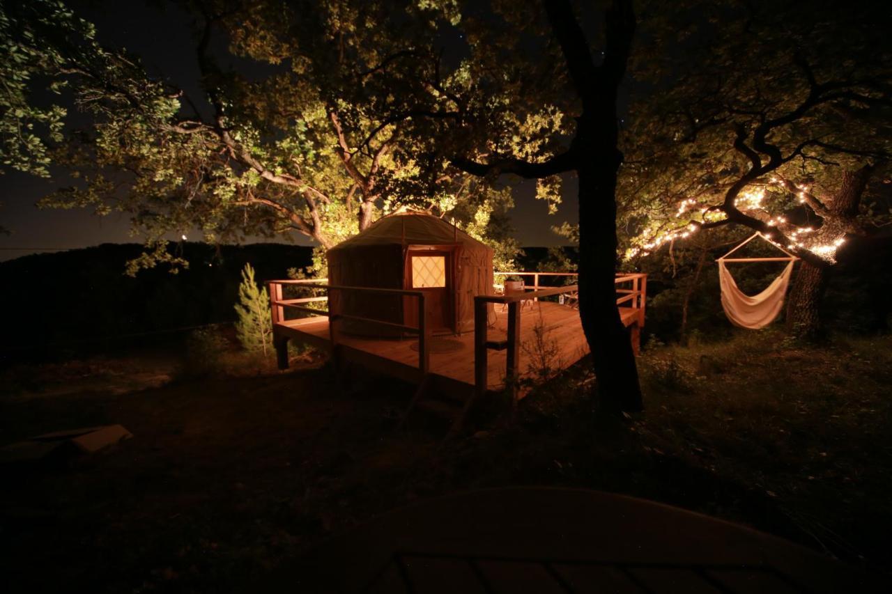 เล เอตวล เดอ โพรว็องซ์ Bed & Breakfast Saint-Paulet-de-Caisson ภายนอก รูปภาพ