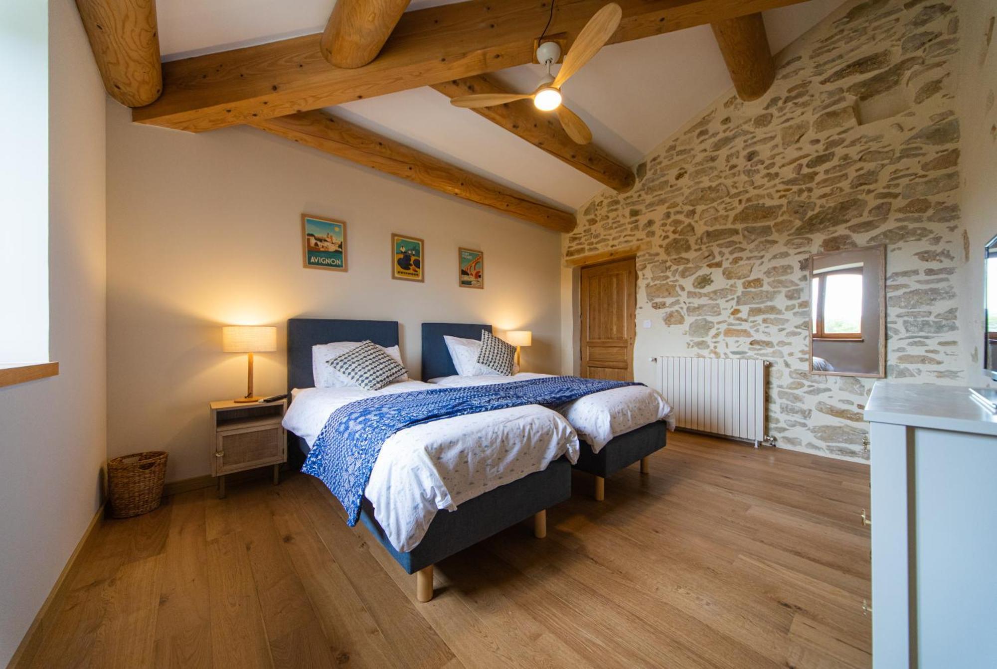 เล เอตวล เดอ โพรว็องซ์ Bed & Breakfast Saint-Paulet-de-Caisson ห้อง รูปภาพ